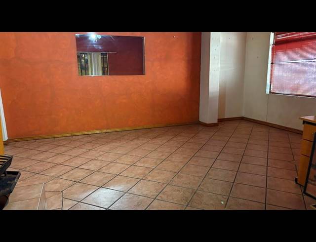 2 BEDROOM HOUSE FOR SALE IN LANSDOWNE